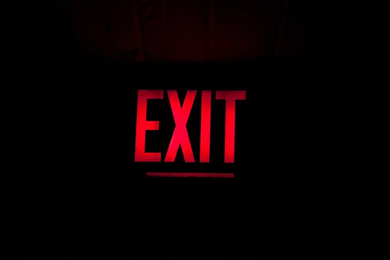 exit (capa)